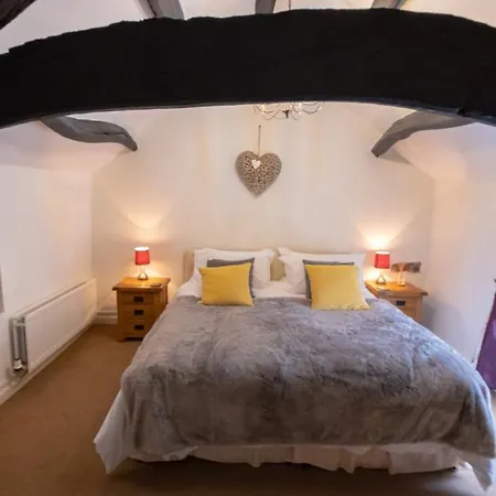 Holiday home Rowrah Hall - The Old Hayloft *