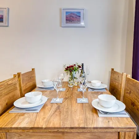 Rowrah Hall - The Old Hayloft *